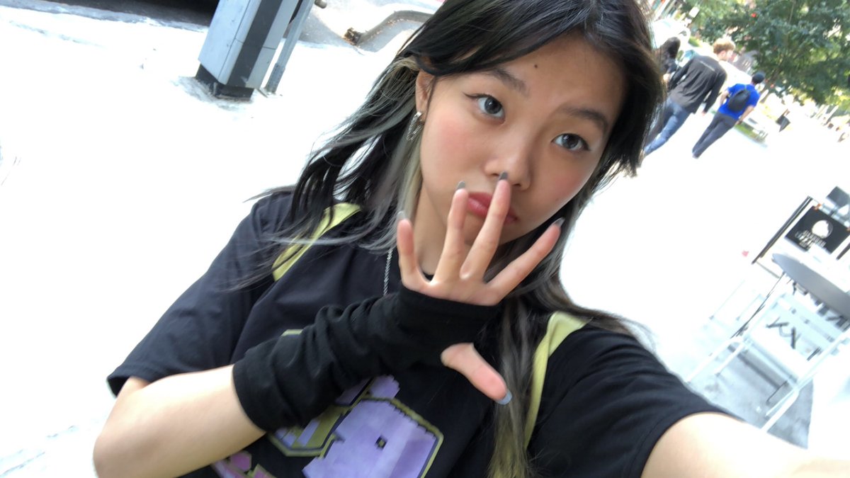 Yuri - LF Mutuals! tweet media