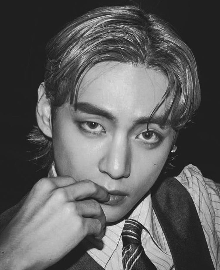 Goldreamvee's tweet photo. ONE SHOT AU taekook au, bpkoo🔞
#taekookau #bpkoo warning! Dangerous!

Biological family 🔞

9guki3 yang tidak bisa menghindar dari ayahnya hanya pasrah dan menurut, karena dia juga menikmatinya, akankah ia nyaman seperti ini? Walaupun melawan norma? https://t.co/2p4KnnJnfb