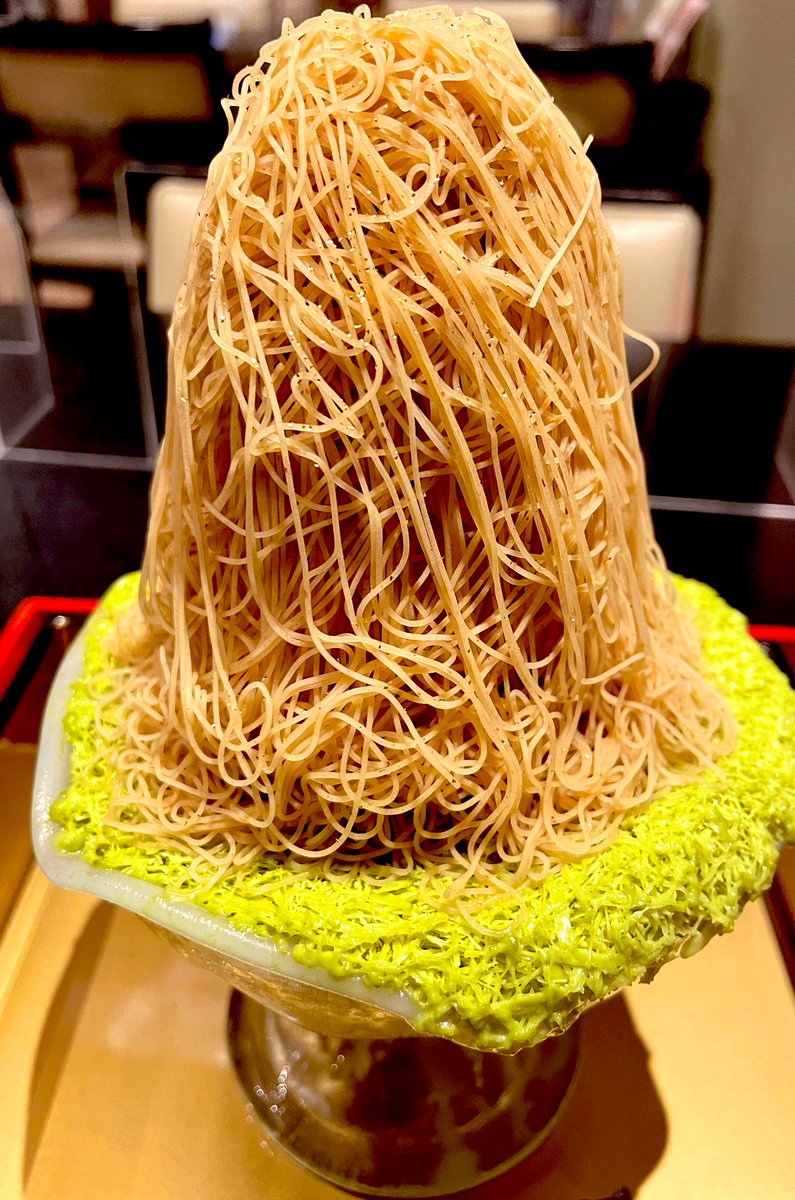 makiu3543's tweet photo. 上はミックスソフトにモンブラン
下はミルク煎茶のかき氷

ふわふわで優しい甘さのしあわせ
🌰🍦 ( *´꒫`) 🍵🍧

 #GRANCHA   #モンブラン🌰
 #大和煎茶  #奈良スイーツ https://t.co/oe625VZkiC