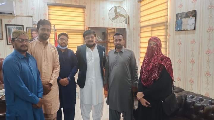 Ali_Kamran2's tweet photo. تعليم جي وزير سيد سردار علي شاھ کي پرزور اپيل ٿا ڪريون تہ ميرٽ تي آيل استادن سان ڪيل واعدو پورو ڪريو..!!!!
#RegularizeJestEctSindh
@AkbarLaghari5
@BBhuttoZardari
@SindhCMHouse
@MuradAliShahPPP https://t.co/Yn8A7FdRyY
