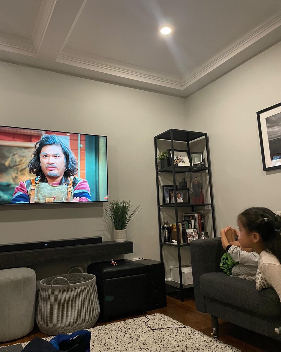 danramoscomedy's tweet photo. Filipino Kids Watching a Bigger Filipino Kid #phantompups on #netflix #fahm #filipino https://t.co/mNNBTJi0nI