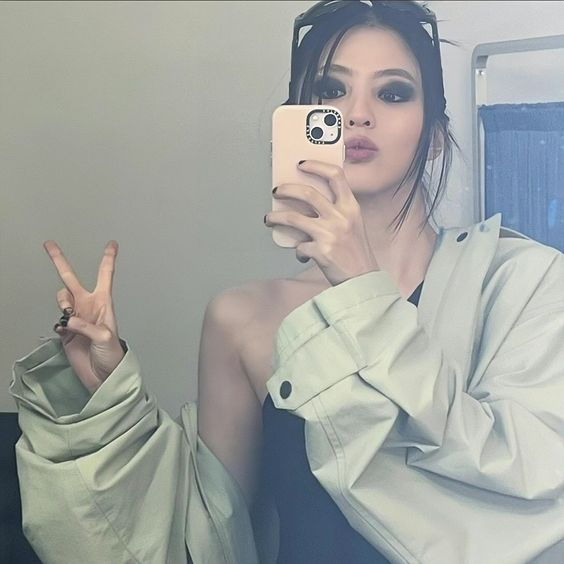 her mirror selfie game is always next level