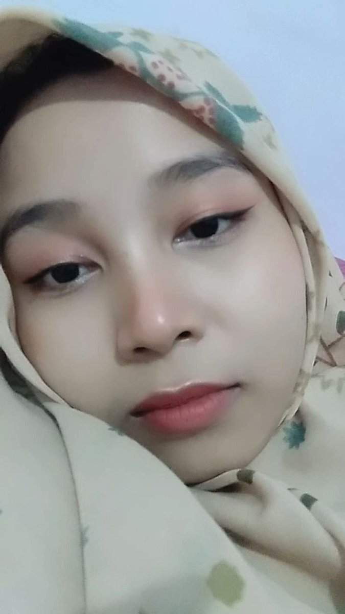 TiaraAlvy1's tweet photo. Tutor senyum dong https://t.co/nIVTlSiuRV
