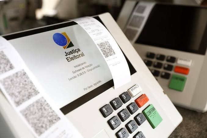 poptime's tweet image. 🚨 Lula venceu o 1º turno na Nova Zelândia com 329 votos contra 71 do Bolsonaro.