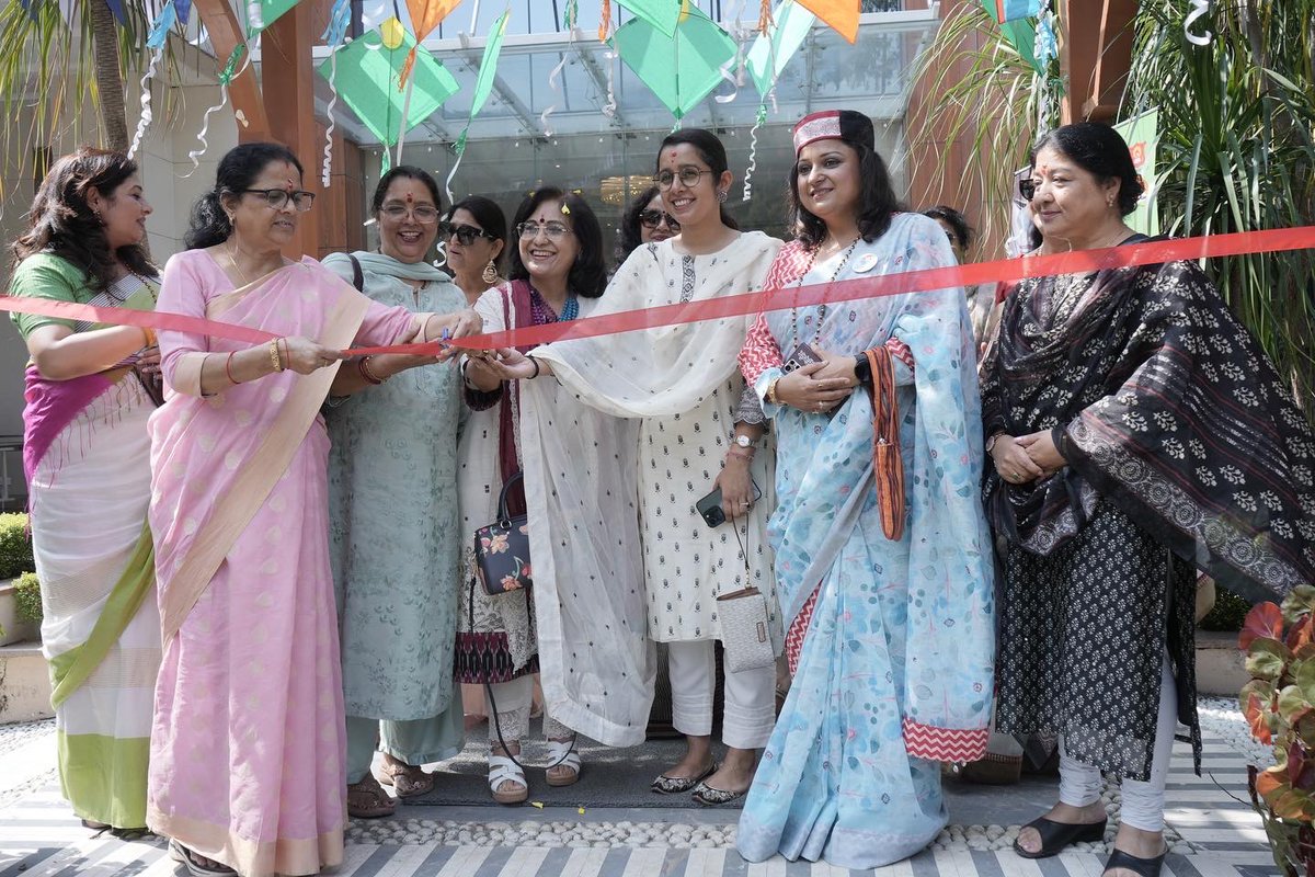 Ficciflouttara1's tweet photo. Glimpses of Flo Bazaar Day 1. Stay tuned for more !!
#flobazaar #ficciindia #ficciflo #incredibleuttarakhand #exhibition https://t.co/Hc3hsZhgYi
