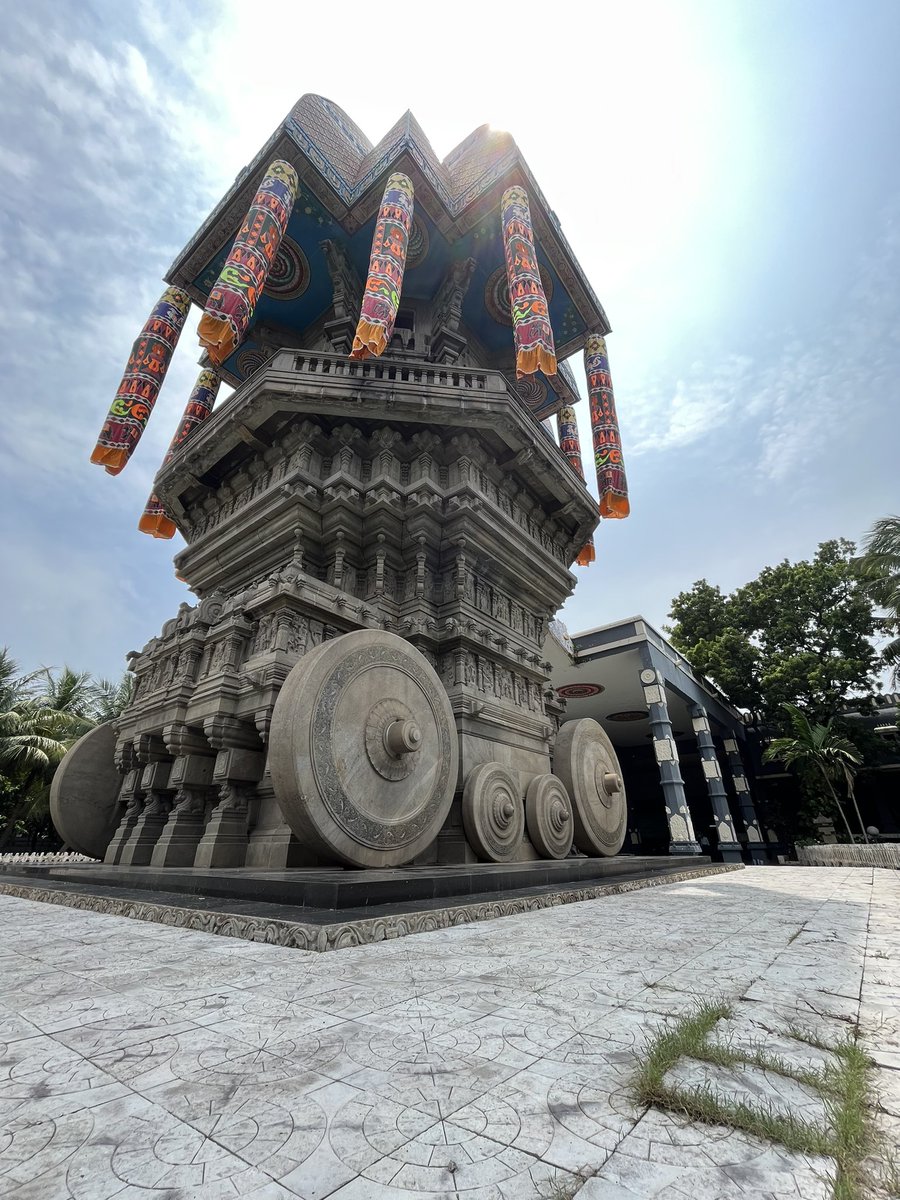 AusCGChennai's tweet photo. Enjoyed a visit to the beautiful grounds of the Valluvar Kottam in #Chennai and leaning more about great Tamil writer and poet Thiruvalluvar. #TamilNadu https://t.co/Edkr1owFVD