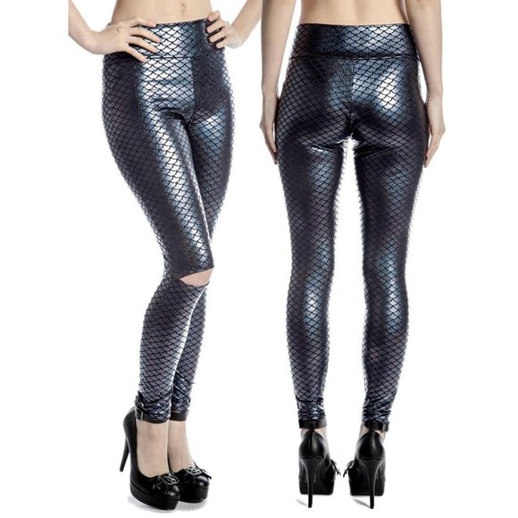 beyond_attire's tweet photo. So good I had to share! Check out all the items I'm loving on @Poshmarkapp #poshmark #fashion #style #shopmycloset #killstar #teeki #hobbylobby: https://t.co/gxtEf1kZNJ https://t.co/Gn0BSlwuJS