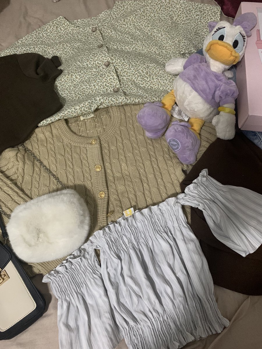 mewwstore's tweet photo. 🧸ส่งต่อเสื้อผ้ามือสองมีเยอะกว่าในรูปค่า ของเค้าเอง 〰️  ✨ค่าส่งเอกชน35+5        ♻️ รีทวิตลด 5 บาทงับ ปักไว้เลยงับ ❤️ #ส่งต่อเสื้อผ้ามือสอง  #ส่งต่อเสื้อผ้า  #ส่งต่อเสื้อผ้ามือสองสภาพดี #ส่งต่อเสื้อผ้ามือ2 #ส่งต่อกระเป๋ามือสอง #ส่งต่อสกินแคร์  #ส่งต่อเสื้อผ้าสาวอวบ https://t.co/EtjofCszRz