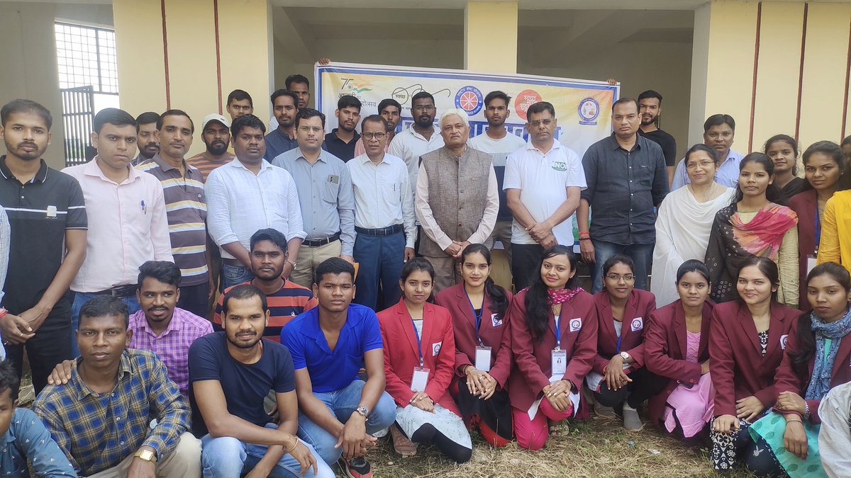 Today's Celebrate the *2 October Gandhi jayanti* with Swachh bharat abhiyan in Shaheed mahendra karma University Campus bastar Jagdalpur. @NSSRDBhopal @_NSSIndia @askabir_ @SamarendraS21 @DrDadulal @RamtekeSh @ch_l_tandon @SajiwanKumar16