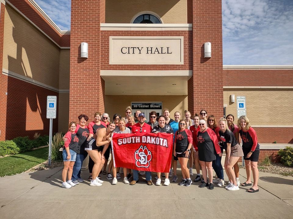 yote_mom's tweet photo. What a great weekend!   The @yote_mom has officially welcomed our new moms in with an amazing weekend filled with bonding and laughter!  We had a great time!  Thanks @SDCoyotes and Vermillion! https://t.co/AEytxS9UeJ