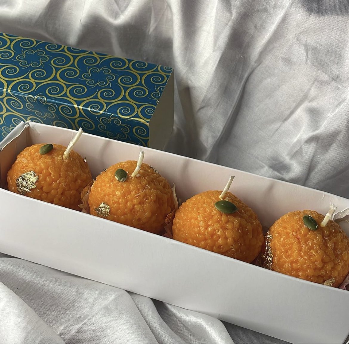 mealennialindia's tweet photo. Today marks the beginning of @daanutsav and we at Purshottam Malati Foundation are super excited. 

This week shop our exclusive range of candles shaped as sweets to spread a smile on a young woman’s face.

DM us or @scottishladki to order!

#Diwali2022 #diwalisale #Daanutsav https://t.co/yLA0ugCkXb