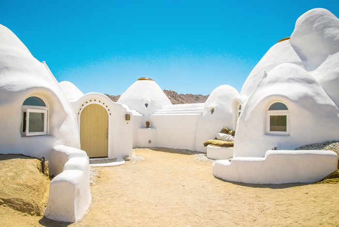 Unicitetawhid's tweet photo. Nous recherchons des personnes ayant des connaissances en construction #superadobe #ecodome, si vous avez assisté à une formation ecodome, merci de nous contacter via le formulaire, sous la page d'accueil»» https://t.co/6GubnmYSEj https://t.co/ZEr4sqTAIy