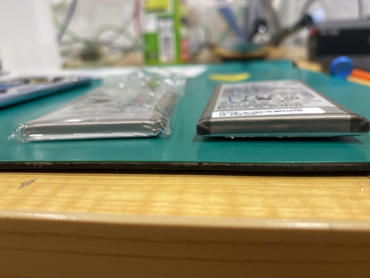 iphone01010101's tweet photo. 本日は、Galaxy S10のバッテリー交換を行いました。
作業時間は30分程、お値段は12900円（税込）です。
ﾊﾞｯﾃﾘｰ膨張でお悩みの方は、是非一度お越しください！
#丸井錦糸町店　#スマホ修理工房　#Galaxy　#GalaxyS10 https://t.co/0xy0o1kOJq