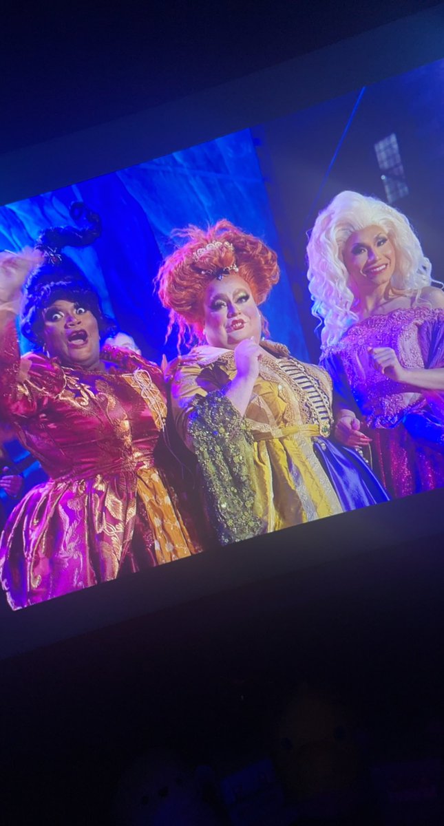 DustinJLStone's tweet photo. My favorite part of hocus pocus 2; @RuPaulsDragRace #DragRace #Kornbread #Ginger #Kahmora https://t.co/aorUlq3OH6