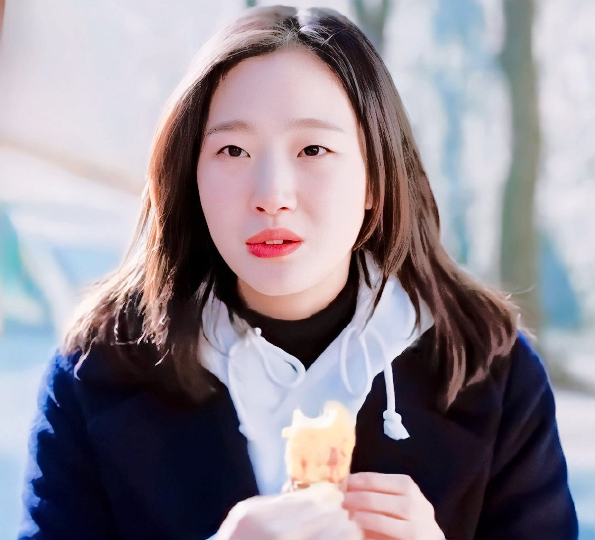 그 남자 저승사자 더라.
🗣 어떻게 아셨어요?
 넌 어떻게 알았는데? 난 봐버렸어, 이상한 한순간을.