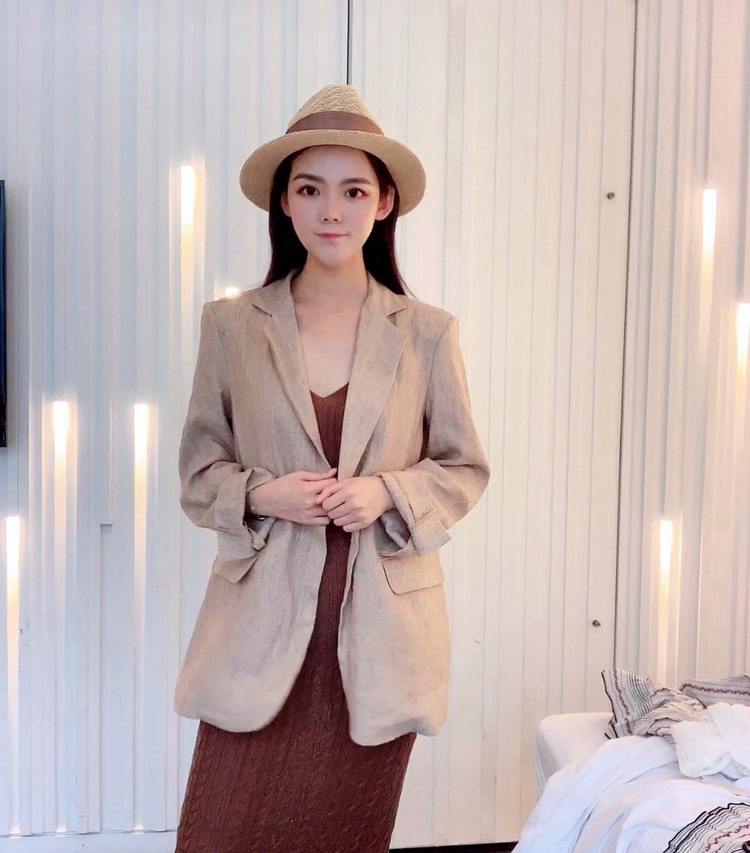 nami60641932's tweet photo. Show Fall Fashion https://t.co/QZgHCfgSKV