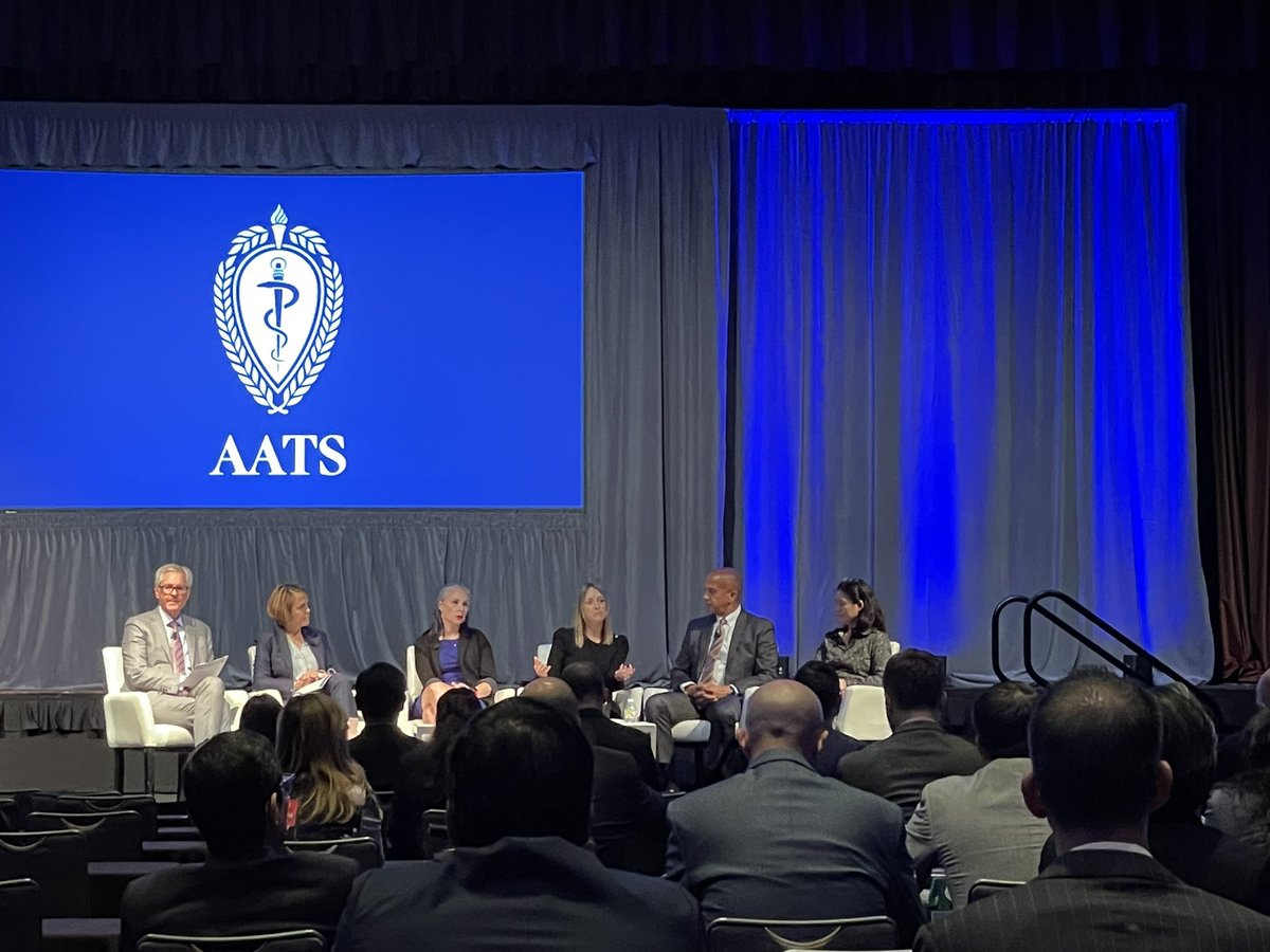 NanGe_MD's tweet photo. First time #AATS meeting. AMAZING journey. @AATSHQ #ITSOS https://t.co/RoCnWxXQ8q