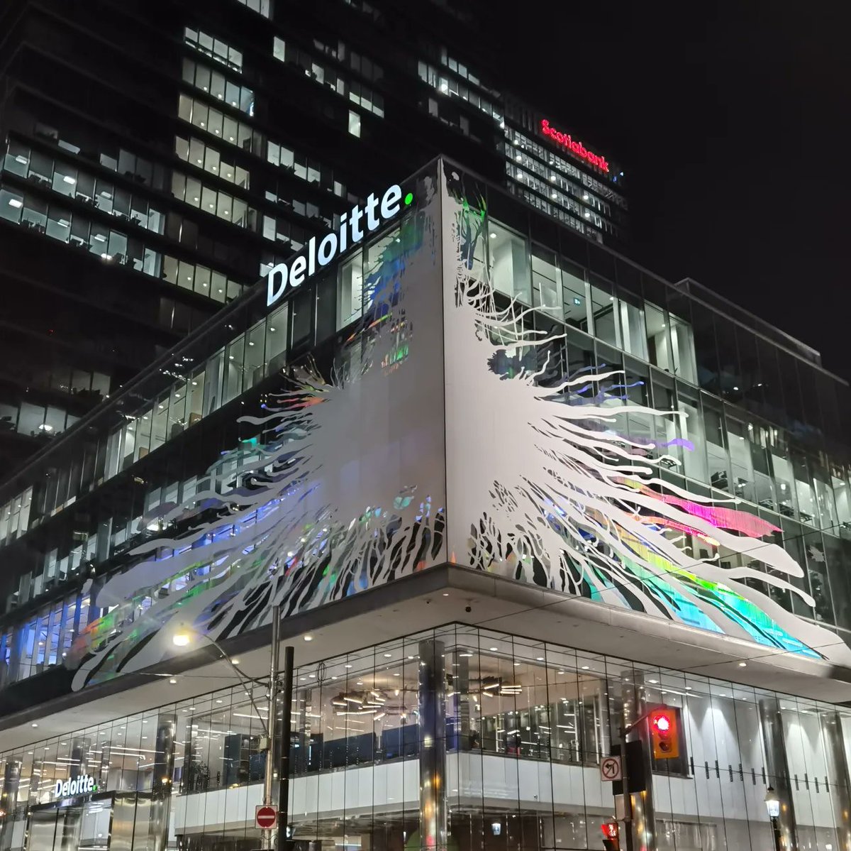 MoVernie's tweet photo. Nuit Blanche 2022 is back & it's still happening right now until 6:00 AM sunrise time!
#NuitBlanche2022 #nuitblanche #artsandculture #art #arts #artevent #culture #spacebetweenus #torontoarts #overnightart #outdoorfun @nuitblancheTO https://t.co/Wt7MwIxBHg