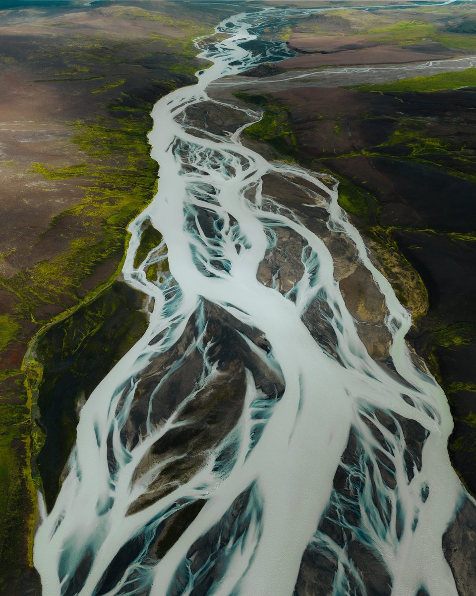 Gm! Some natural art from Iceland to start the day with!