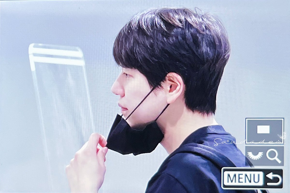 Mutia198898's tweet photo. Hati2 di jalan mas kyuhyun wkwkw
#kyuhyun #elf #SUPERJUNIOR #sparkyu #IGT2022 https://t.co/vXpzpRhtxR