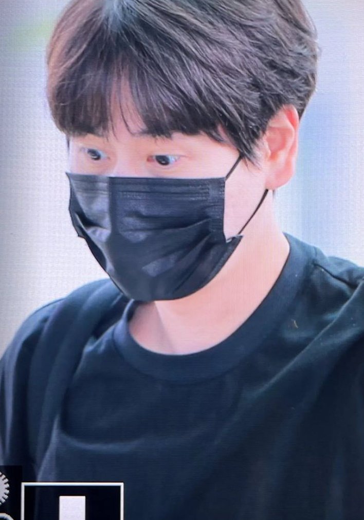 Mutia198898's tweet photo. Hati2 di jalan mas kyuhyun wkwkw
#kyuhyun #elf #SUPERJUNIOR #sparkyu #IGT2022 https://t.co/vXpzpRhtxR