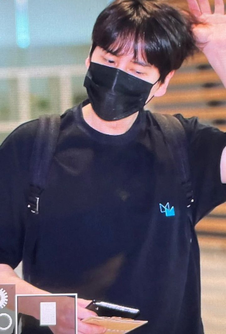 Mutia198898's tweet photo. Hati2 di jalan mas kyuhyun wkwkw
#kyuhyun #elf #SUPERJUNIOR #sparkyu #IGT2022 https://t.co/vXpzpRhtxR