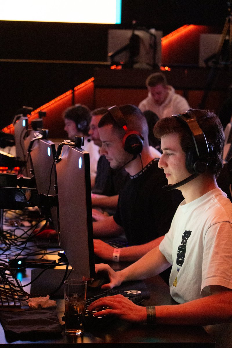EsportsOpsAU's tweet photo. John Industries take Vertigo, but can Platinum Blonde bring it back on Inferno?

📺 https://t.co/PUSYkDhmu4

#CoRSpring @rivalrySEA https://t.co/JxhJwR9YAk