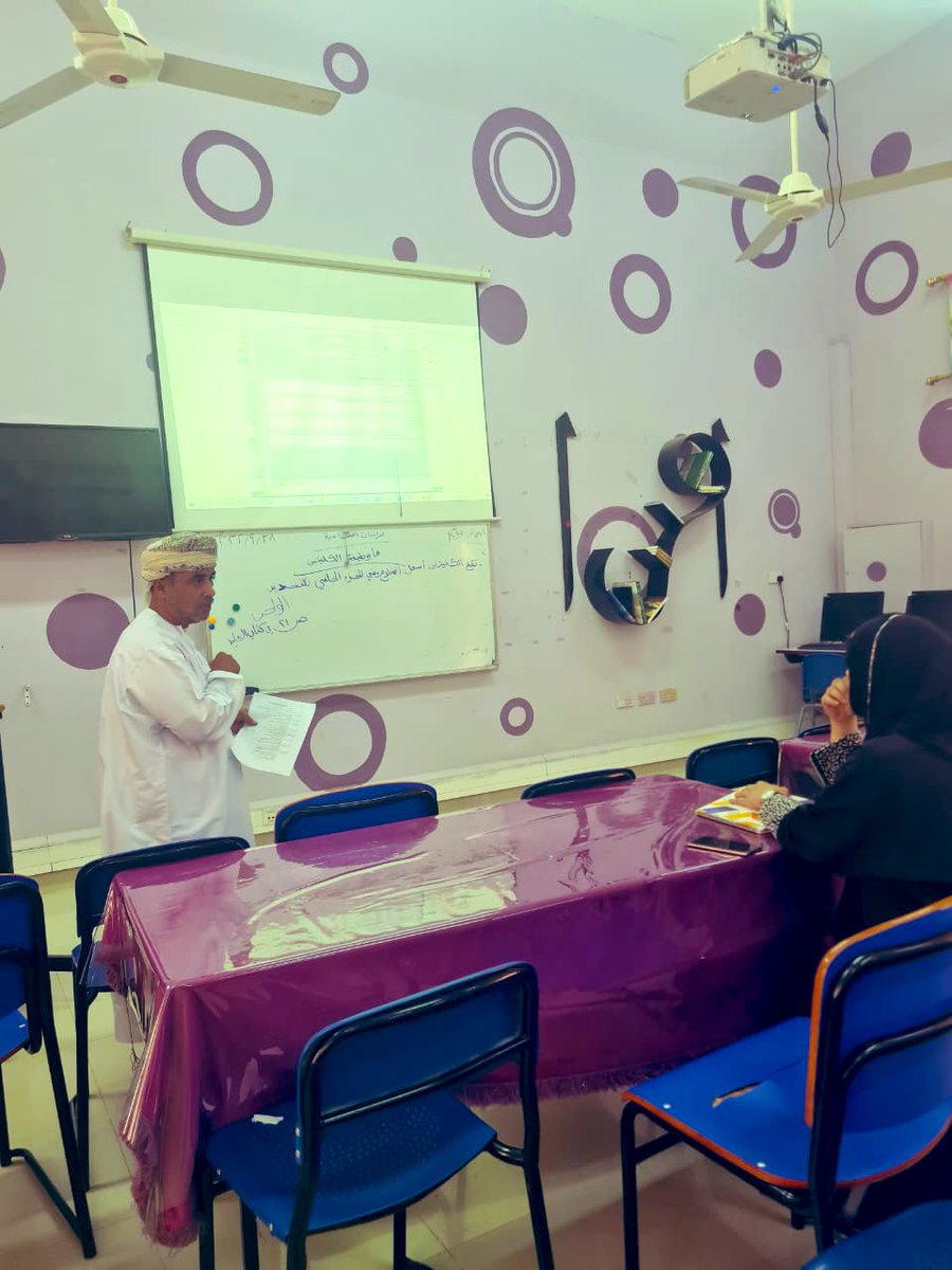 قام مشرف التاريخ الاستاذ أحمد الحبسي بتنفيذ ورقة عمل بعنوان الزيارات الإشرافية لمعلمات الدراسات الاجتماعية بمدرسة المنارة للتعليم الاساسي 
<a href="/manaraschool202/">مدرسة المنارة🏫✨</a> 
@ShnEducation 

#تعليمية_شمال_الشرقية 
#وحدة_الدراسات_الاجتماعية