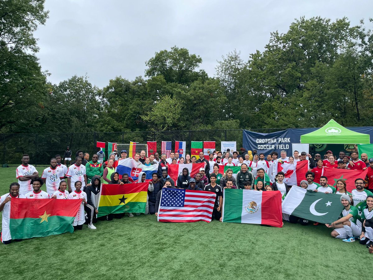 Excited to be part of #ConsulateCupNYC @ Crotona Park, Bronx.All funds raised together with @NYCFC and <a href="/NYCMayorsOffice/">NYC Mayor's Office</a> will go towards next year's Community Cup, where youth from New York's five boroughs play a soccer tournament on fields across the city. <a href="/SlovakiaUNNY/">Slovakia at the UN 🇸🇰🇪🇺🇺🇳</a>