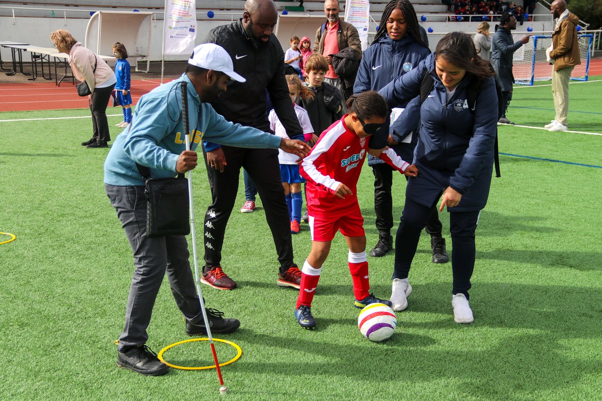District_92's tweet photo. ⚽️RENTRÉE DES FÉMININES
L'occasion pour le @District_92 d'organiser, en partenariat avec la fédération @Handisport_92, une initiation au cecifoot. https://t.co/llQUN9h5Xd