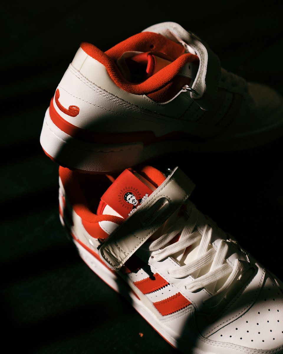 Footpatrol_ldn's tweet photo. Serving up nothing but delights, the Trap Kitchen x adidas Forum Low is ready to order online now... Grab a closer look here https://t.co/tigvIEdqd3

#Footpatrol #TEAMFP #adidas #adidasOriginals #adidasForum #TrapKitchen https://t.co/AusnYAYmtM