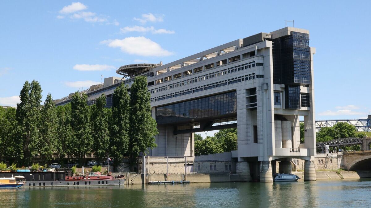 leparisien_fdiv's tweet photo. Un haut fonctionnaire de Bercy condamné à un an ferme pour détention d’images pédopornographiques
➡️ https://t.co/3E8QMPzpZW https://t.co/Znf1JfJZvH