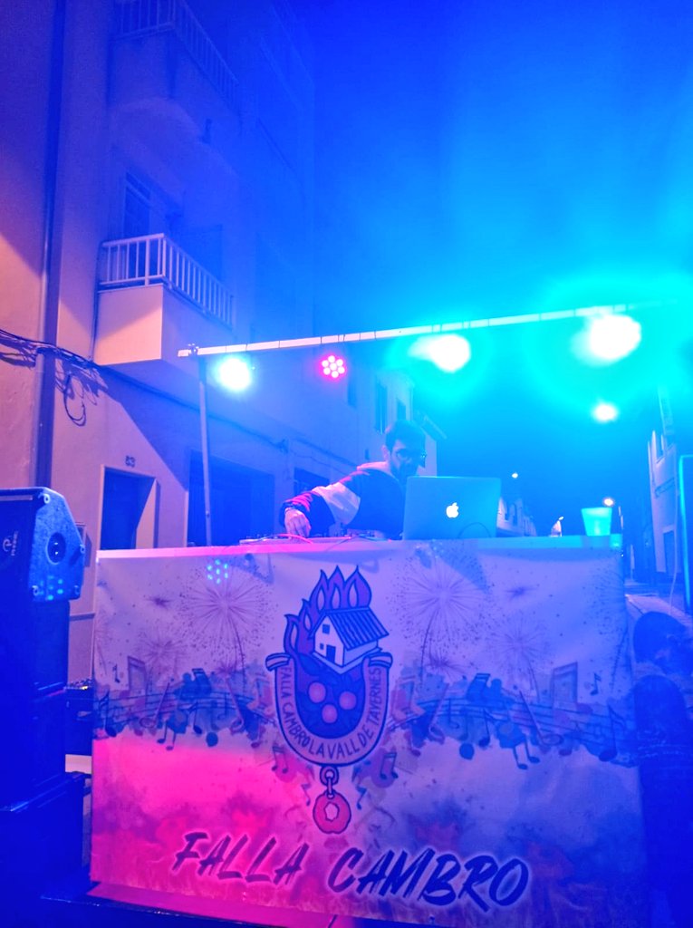 FallaCambro's tweet photo. En aquest mateix acte la comissió va fer una menció especial a Robert Cogollos qui va desitjar una ràpida i bona recuperació. 
Després vam sopar una boníssima caldereta i vam finalitzar la festa amb @DjSalaExp i @dj_bigotet
#falles2023
#VolemFalla ❤️‍🔥 https://t.co/8kGgso17lg