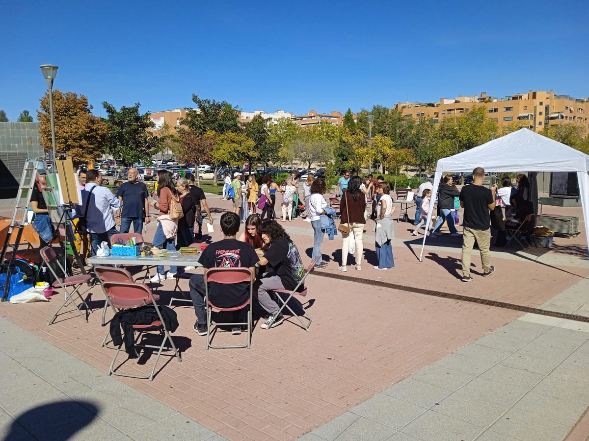 Alcobendas_PC's tweet photo. Comienza la semana de la Feria de Asociaciones 2022, con la celebración del #DiaInternacionalDeLaNoViolencia con  Humanista Gentes en #Alcobendas 
#MovemosAlcobendas https://t.co/CjVpSRtRc5