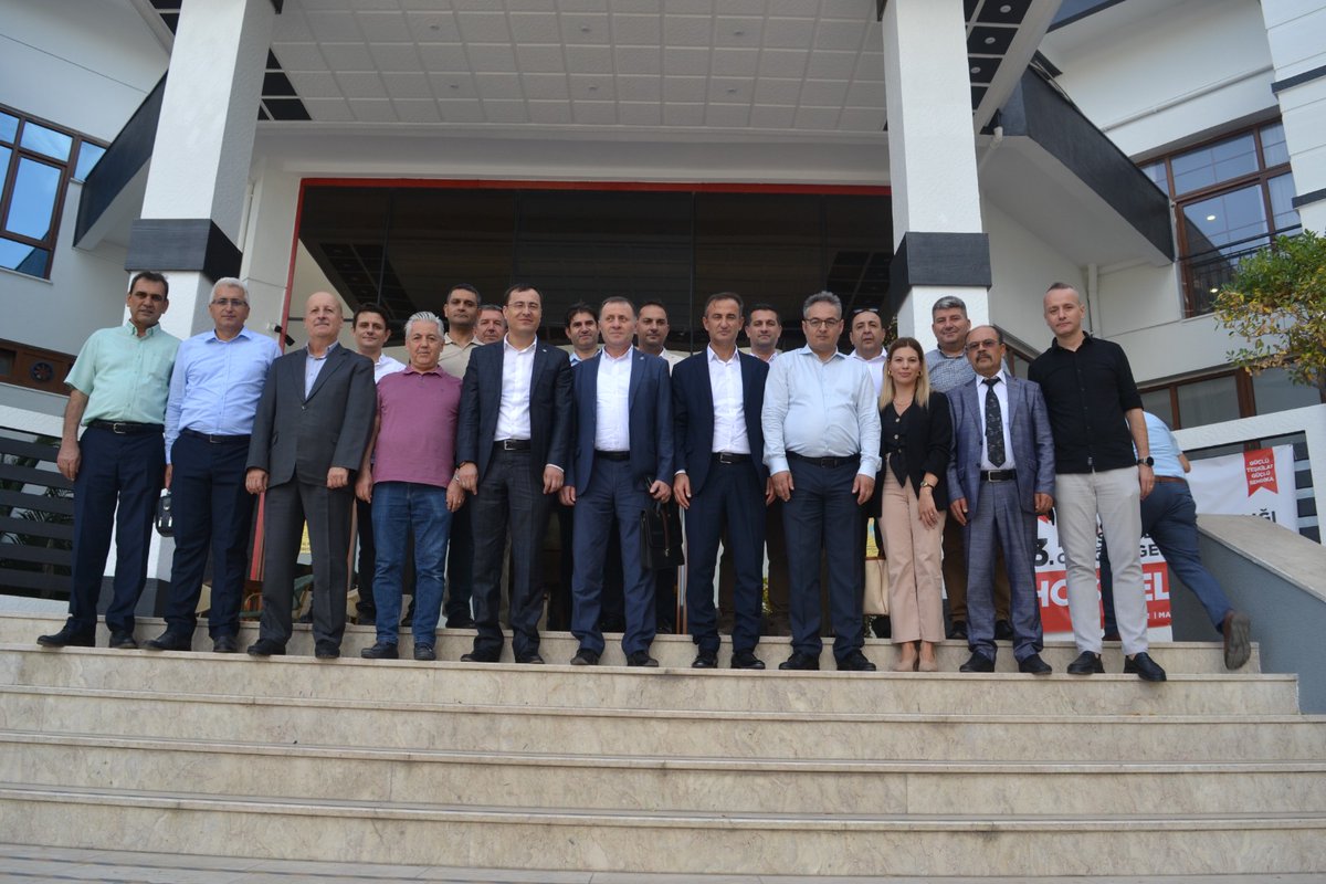 TocBirSenGM's tweet photo. Manisa Şube Başkanlığımızın 3. Olağan Genel Kurulu Genel Başkan Yardımcımız @musasen81'in Divan Başkanlığında gerçekleştirildi.

Mevcut Şube Başkanımız Uğur Bayil'in güven tazelediği kongrenin hayırlara vesile olmasını diliyoruz. https://t.co/zU4iWpDbgy