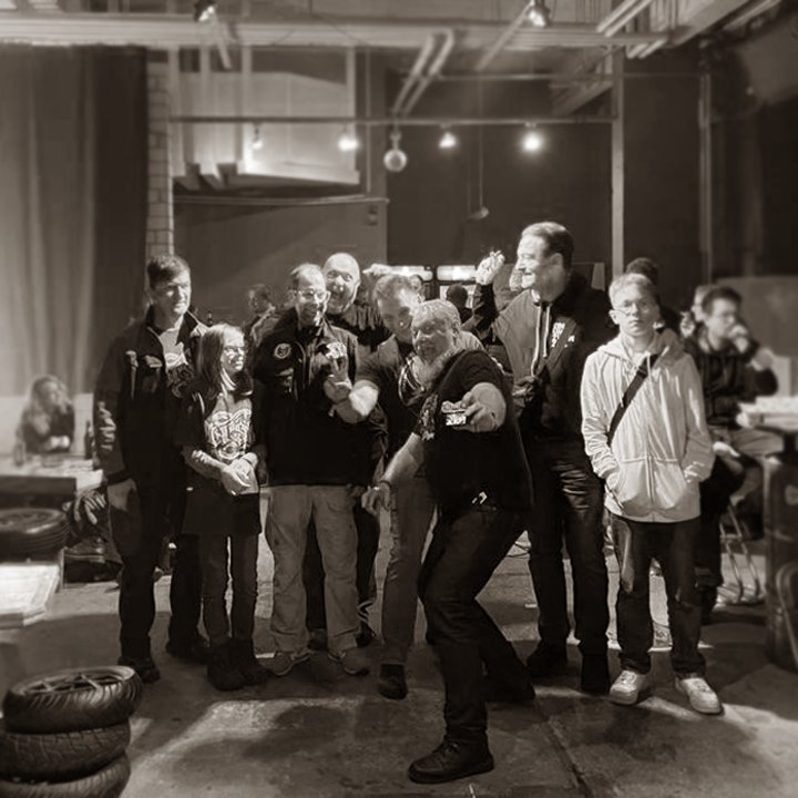 Wanna see, what #Santa sees? Just get behind the #Camera with us in #TRSI and check out our small #Family excursion #Foto , from the #Front #Funky #Town of #Berlin 's #Higher #EastSide at the #Deadline #Demo #Party 2022. 2nd to the left: Contari at his #First ever #Scene #Show !