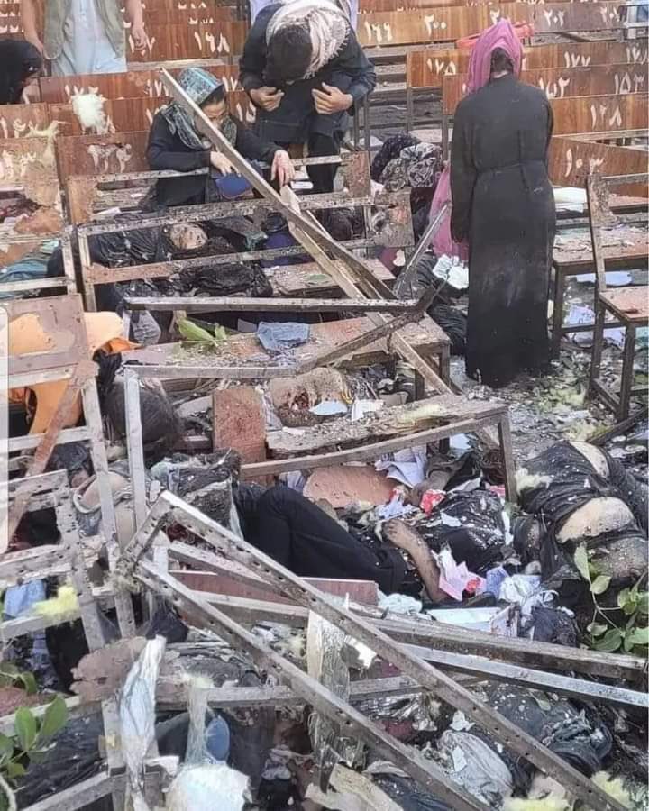 murtaza96685822's tweet photo. Can you bear this moment to look for the body parts of your loved ones under the rubble?
#StopHazaraGenocide https://t.co/LNz1pDLhJl