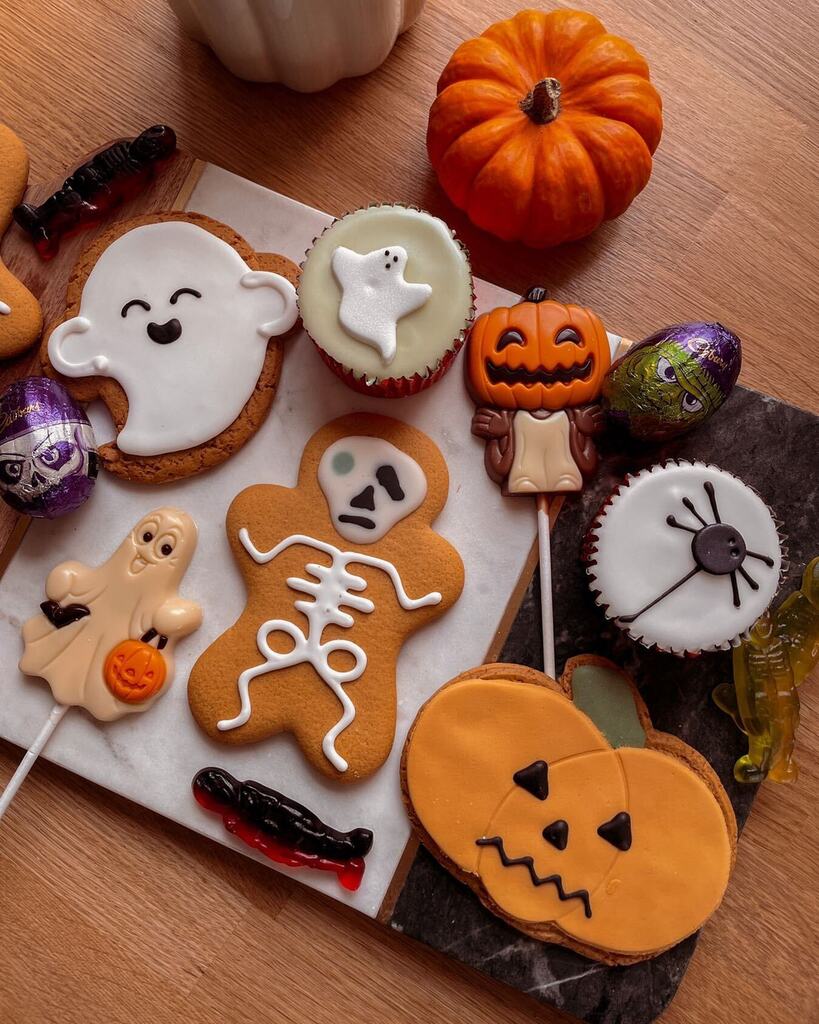 jayerockett's tweet photo. This is your sign to buy all the spooky snacks ๐๐ป๐ท
.
.
.
.
#anatural_autumn #upandautumn #searchwandercollect #embracingtheseasons #slowmornings #forahappymoment #welivetoexplore #optoutside #momentsofmine #openuptoautumn #quietchaotics #forgeyourownโฆ https://t.co/nJyEXlRp6F https://t.co/ayPsmDkTZ6