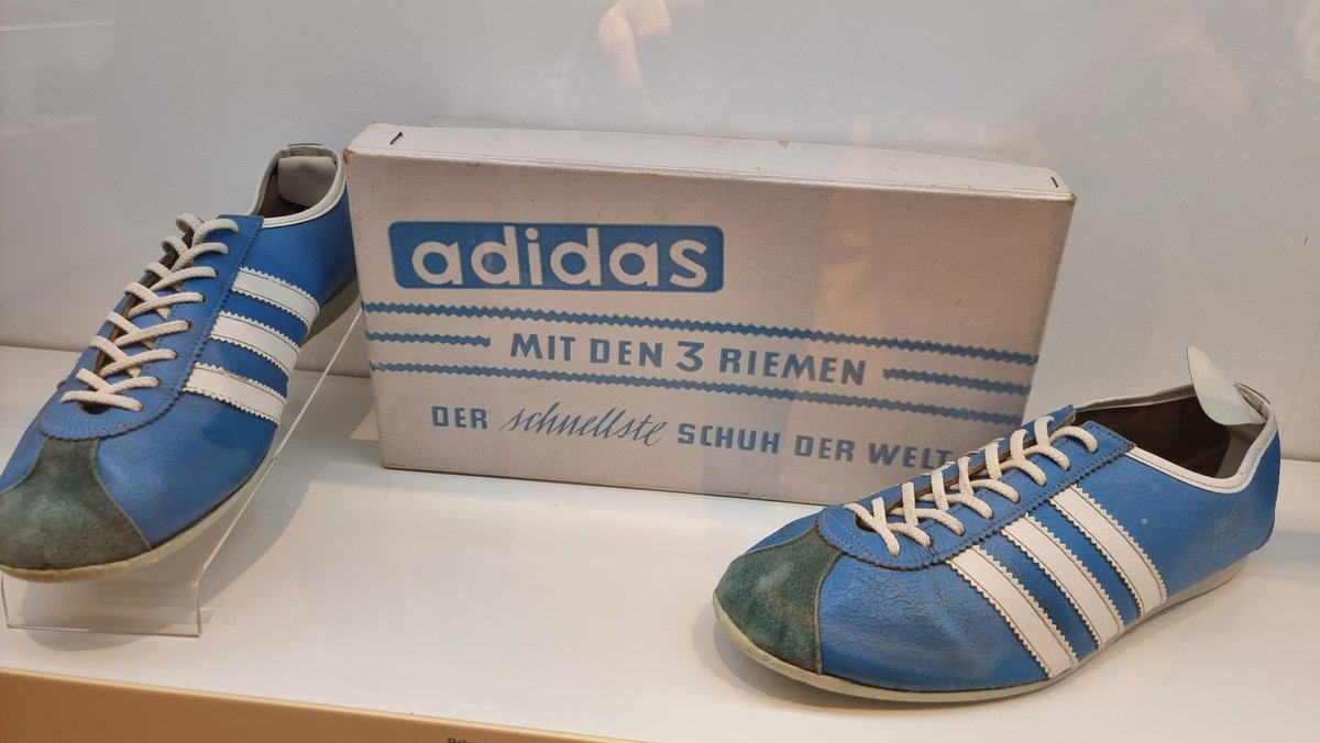 BrettNoble1's tweet photo. The most amazing shoe collection I've ever seen!! 😍  @NorthamptonShoe #Trainers #Adidas #Adifamily https://t.co/S4qQ3BYAMF