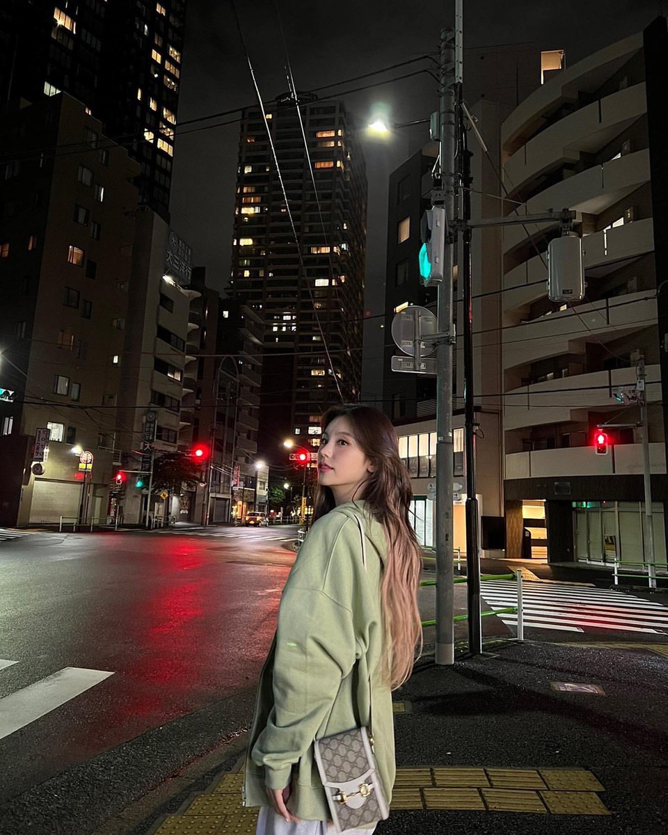 YEJI_INTL's tweet photo. 221002 ㅡ 📸 | Instagram Update

"Night city view✨"

#예지 #YEJI @ITZYofficial https://t.co/G00HijFUwg