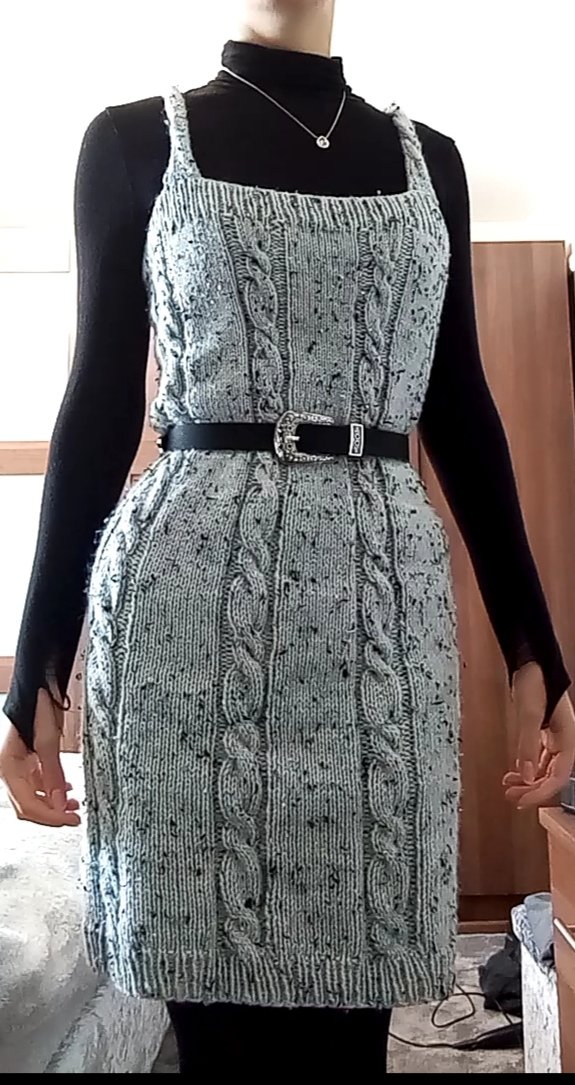 KnittedPanda's tweet photo. Styling my hand knits for autumn! This dress and scarf in marriners aran with tweed 'mist' I knitted probably a year ago #autumn #knitting #MadewithMarriners #handknitting https://t.co/SAAJzD4lYL