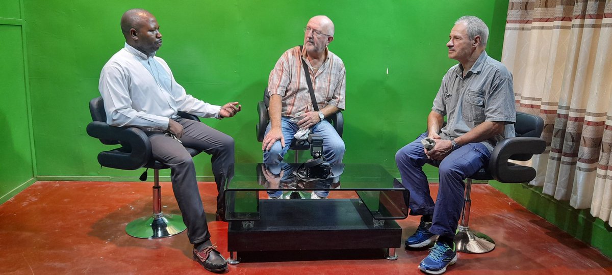 Fr_Ramon_K_TVET's tweet image. (Govrnment Aided). Kwigiranaho ni ingenzi mu bijyanye no kunoza umurimo w&apos;uburezi. Muri byinshi abo bashyitsi basuye harimo #isarumara #CarpentryWorkshop n&apos;icyumba gifatirwamo ikanatunganyirizwamo amashusho n&apos;amajwi #MultimediaStudio.