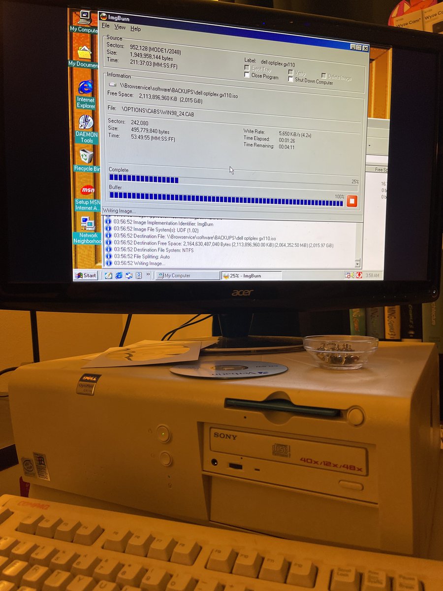 FoxCouncil's tweet photo. #justFoxThings spending my night fucking around with retrotech cause I love it! https://t.co/8OSWUHrpIn