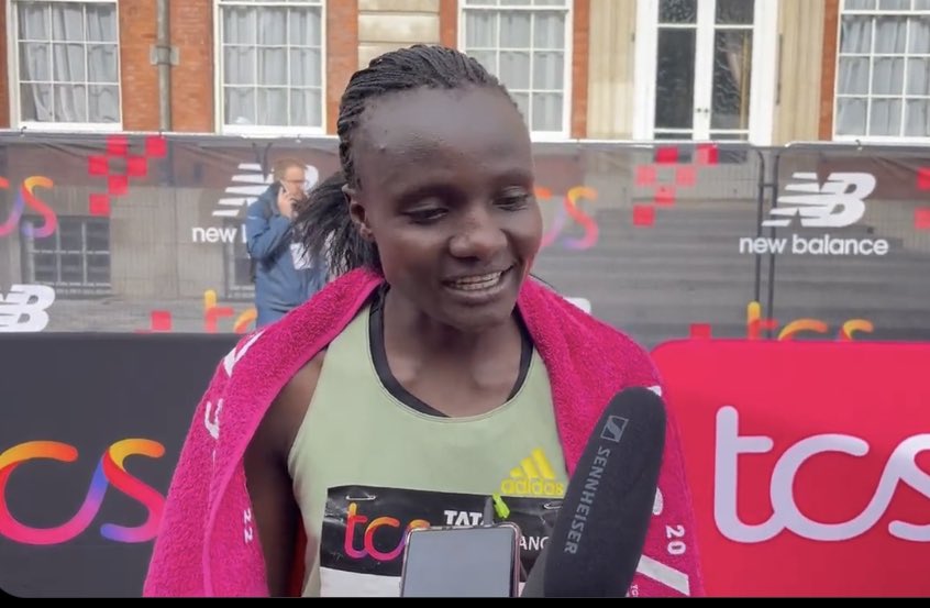 KENYA's Amos Kipruto floors Ethiopians to win his first London Marathon title in 2:04:38 as Gebresilase settles for 2nd. #LondonMarathon2022 “Congratulations Amos and Jepkosgei, well done! You make us proud.” @AMB_A_Mohammed