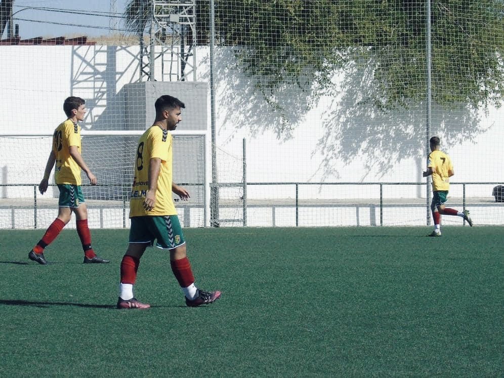 udlosmolares's tweet photo. ¡Nos vemos hoy! 😎⚔️

🆚 @CAAntoniano 
🕖 19:00
🏟 Amelia Medina

¡VAMOS EQUIPO! 💪🏽 https://t.co/WQ8OpZZzze