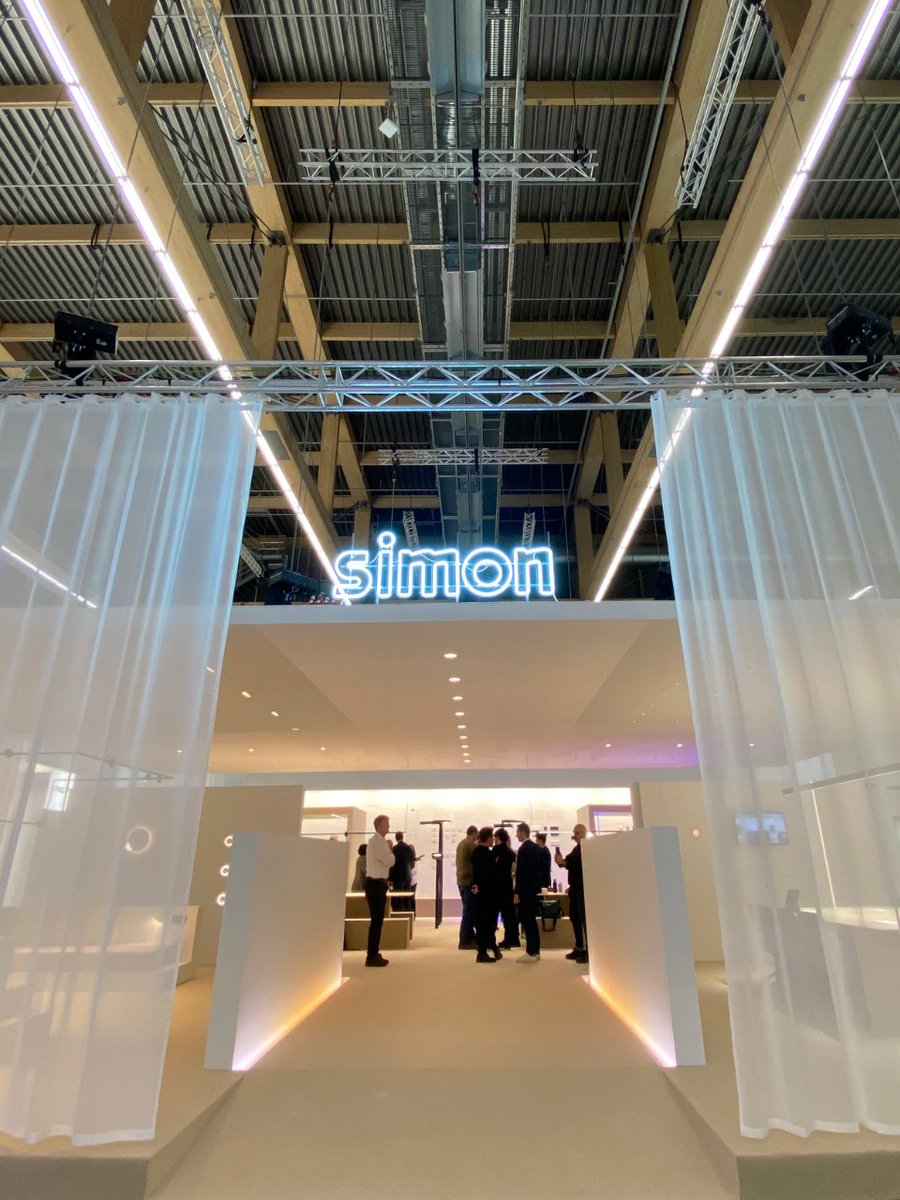 SimonElectricES's tweet photo. Ya estamos en Light_Building! 🚀 https://t.co/LwfQOlttB6

Nuestro stand C51, en el Pabellón 11.1, ya está activo🌞 con todas las novedades globales disponibles.

No dudes en acercarte y consultar con nosotros, ¡te esperamos! 🙌

#SimonElectric #LightUpEmotions #LB22 https://t.co/gQqCcxMwpC