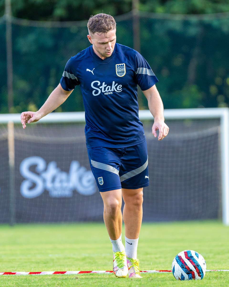 MumbaiCityFC's tweet photo. เคฎเคเคกเคณเฅ, #GregAalaRe ๐๐
How excited are you to see Greg at the Mumbai Football Arena? ๐คฉ
#MumbaiCity #AamchiCity ๐ต https://t.co/usi8A8WkIH