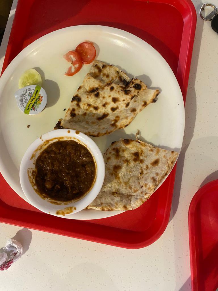 rarora72's tweet photo. @BikanervalaIN Such a pathetic food in your restaurant  Who calls this kulcha ?? These guys are selling anything … https://t.co/qUkCroyErz