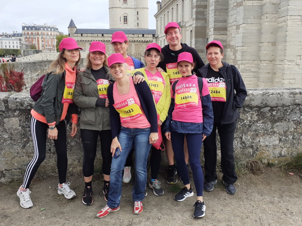 ARNAUD92320's tweet photo. Trop sympa de participer à #Odyssea avec mes collègues de @gobelins_paris et de @CCI_Paris_IdF ! @pginguene @cgarcia76606613 @SaMASSOL @ChacunSaVoie #OctobreRose https://t.co/ThMcw8Ou8w