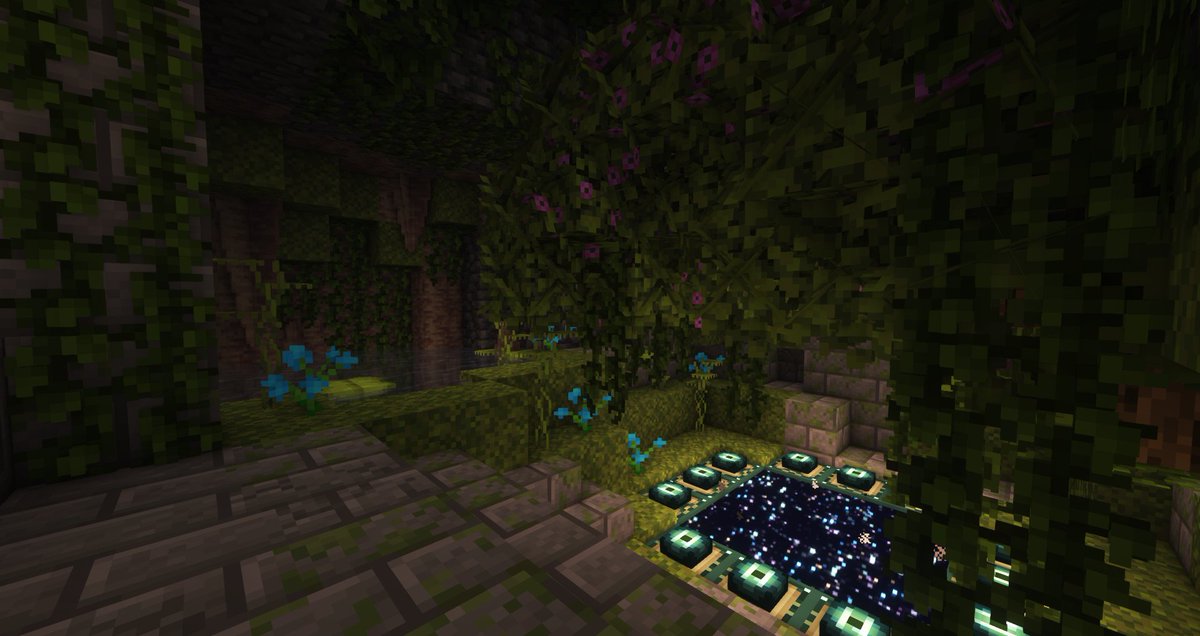 weirdgameturtle's tweet photo. Turned the ordinary end portal room into this today! Really happy with it!
.
.
#minecraft #streamer #endportal #shaders #longtermworld https://t.co/klM4I5ToqY